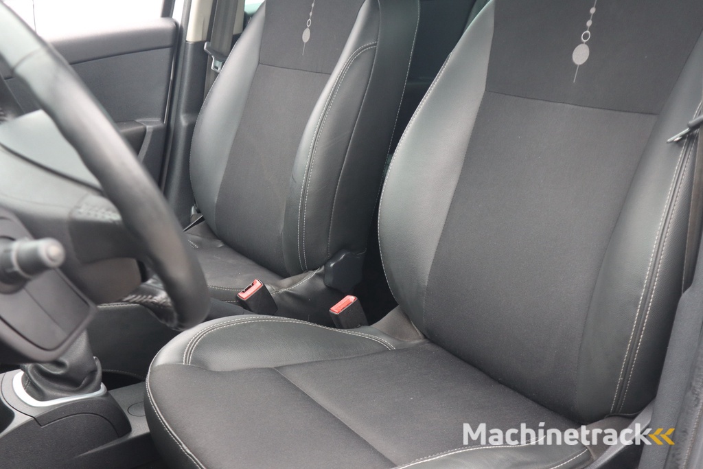 Renault Clio Estate 1.2 TCE Night & Day | Trekhaak | Airco | Navi