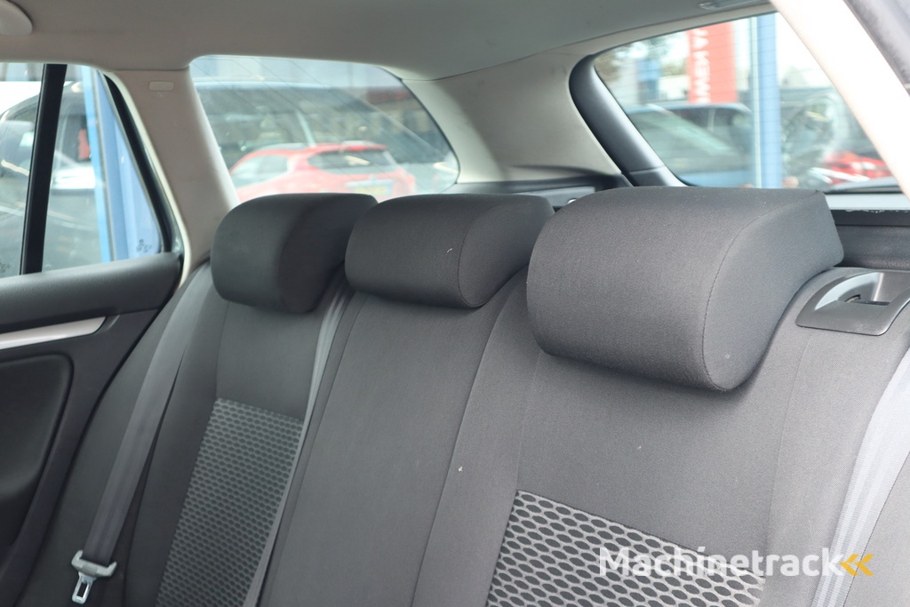 Volkswagen Golf Variant 1.6 TDI Trendline BlueMotion | Navigatie | Trekhaak | Cruise