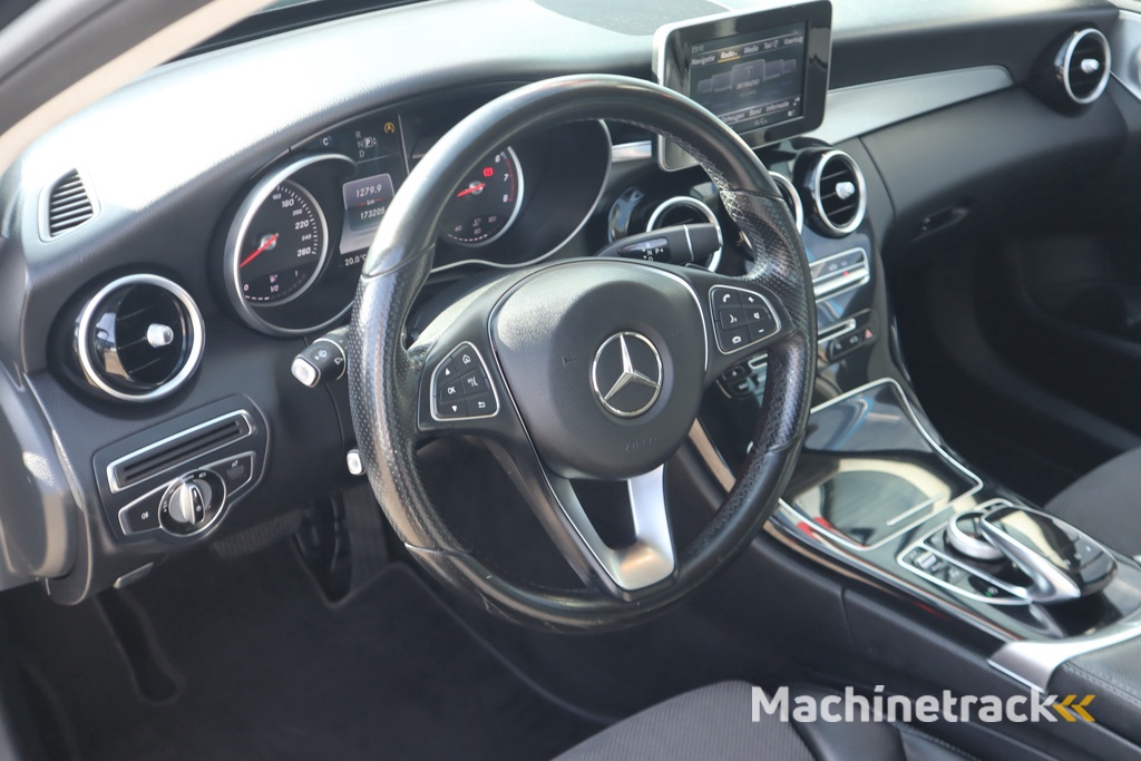 Mercedes-Benz C-klasse 180 Ambition | Cruise | Elektrische voorstoelen | Parkeerassistent |