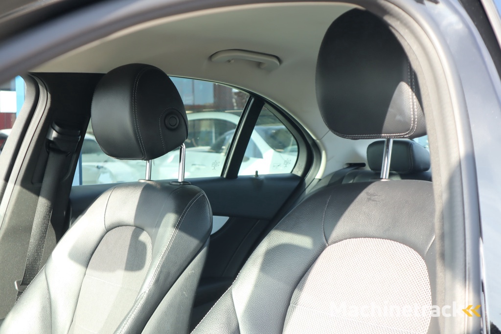 Mercedes-Benz C-klasse 180 Ambition | Cruise | Elektrische voorstoelen | Parkeerassistent |