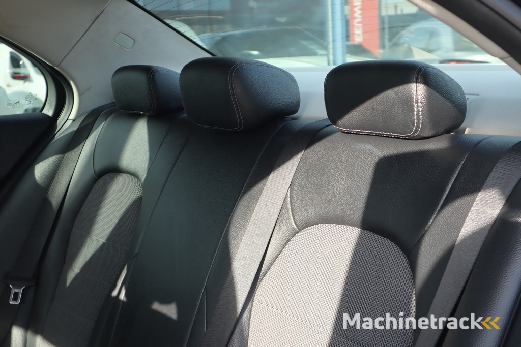 Mercedes-Benz C-klasse 180 Ambition | Cruise | Elektrische voorstoelen | Parkeerassistent |