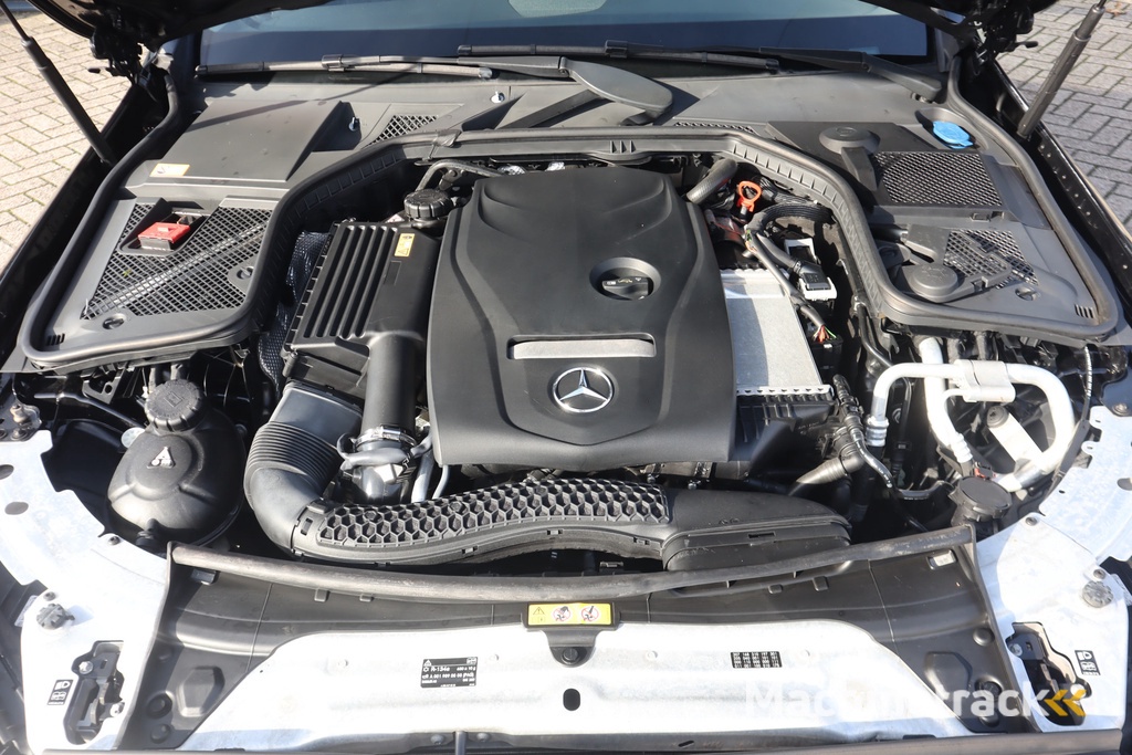 Mercedes-Benz C-klasse 180 Ambition | Cruise | Elektrische voorstoelen | Parkeerassistent |