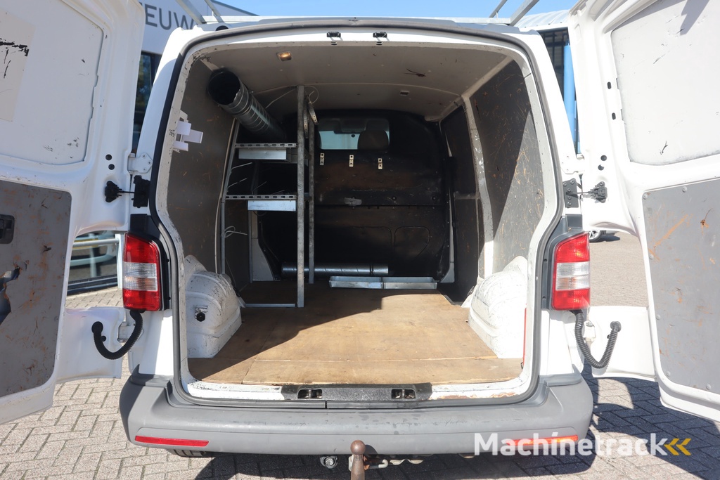 Volkswagen Transporter 2.0 TDI L2H1 BM DC Budgetline | Airco | Cruise | Trekhaak