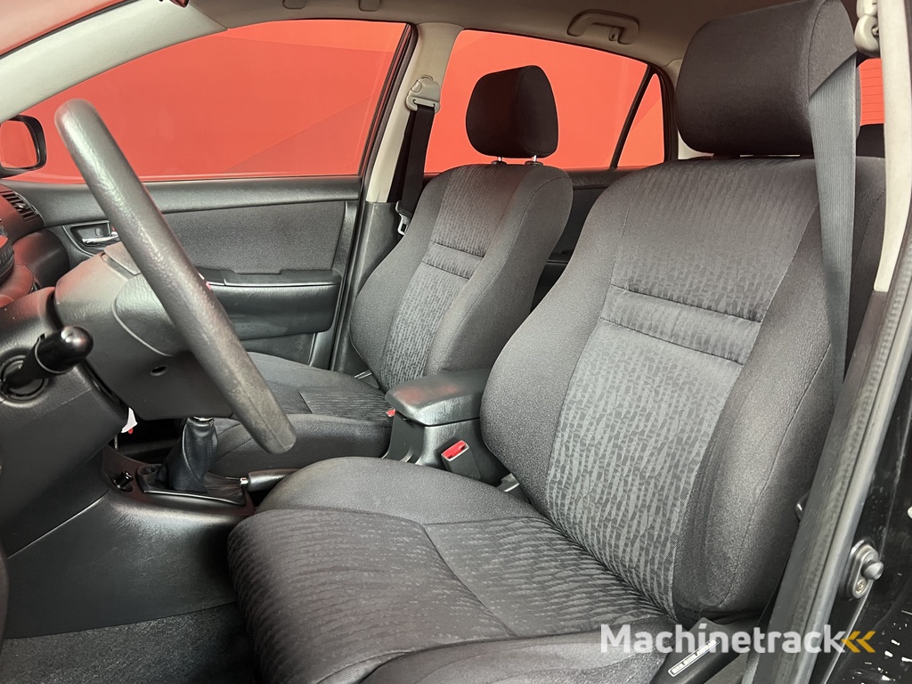 Toyota Corolla 1.4 VVT-i Linea Terra | Airco | Trekhaak | Lichtmetaal