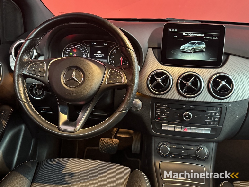 Mercedes-Benz B-klasse 180 Ambition | Automaat | Half leer | Camera | Trekhaak | Led
