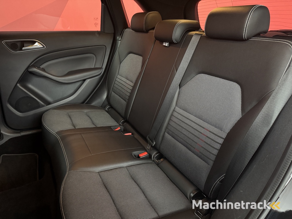 Mercedes-Benz B-klasse 180 Ambition | Automaat | Half leer | Camera | Trekhaak | Led