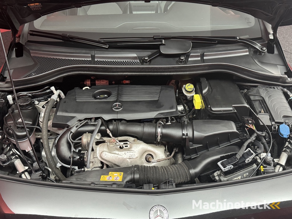 Mercedes-Benz B-klasse 180 Ambition | Automaat | Half leer | Camera | Trekhaak | Led