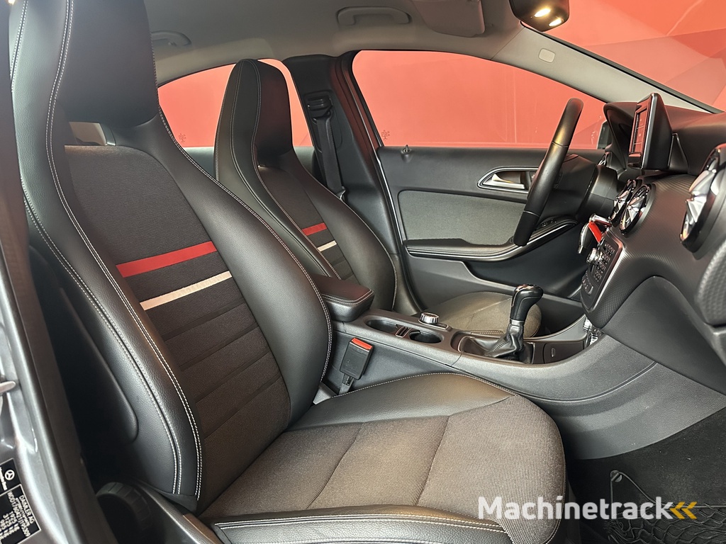 Mercedes-Benz A-klasse 180 | Half leder | Navi | Cruise