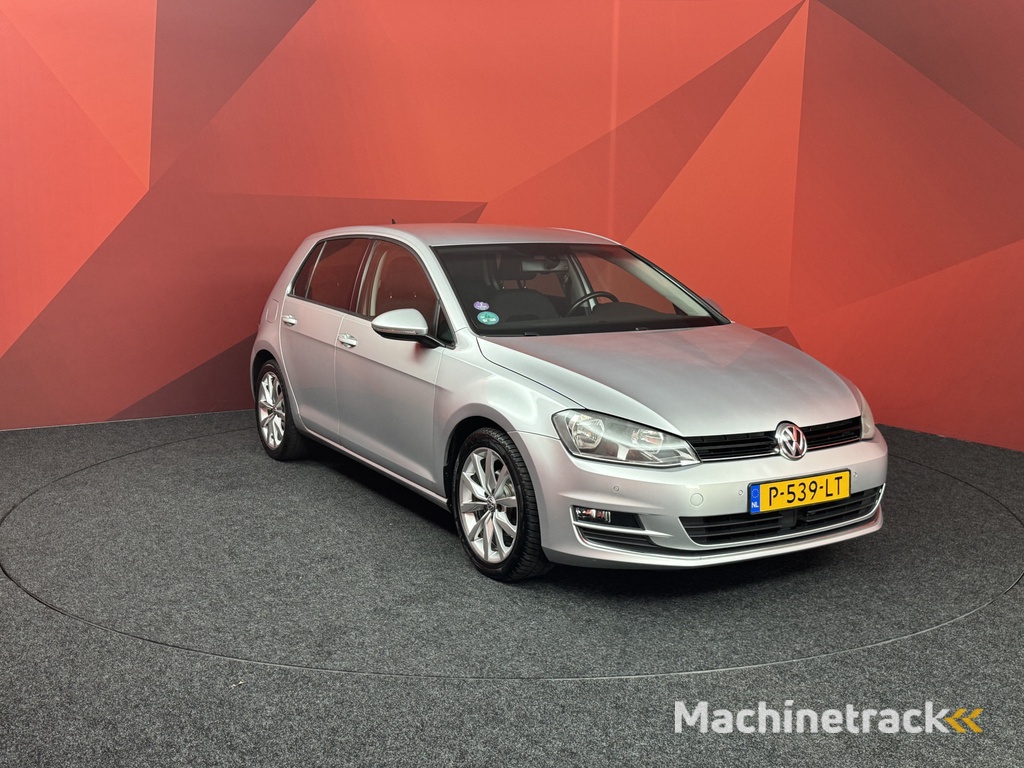 Volkswagen Golf 1.2 TSI Highline | Adaptive cruise | Navi | Sensoren