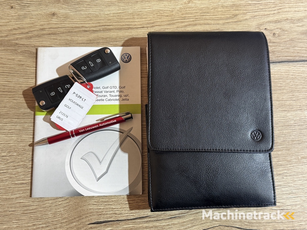 Volkswagen Golf 1.2 TSI Highline | Adaptive cruise | Navi | Sensoren