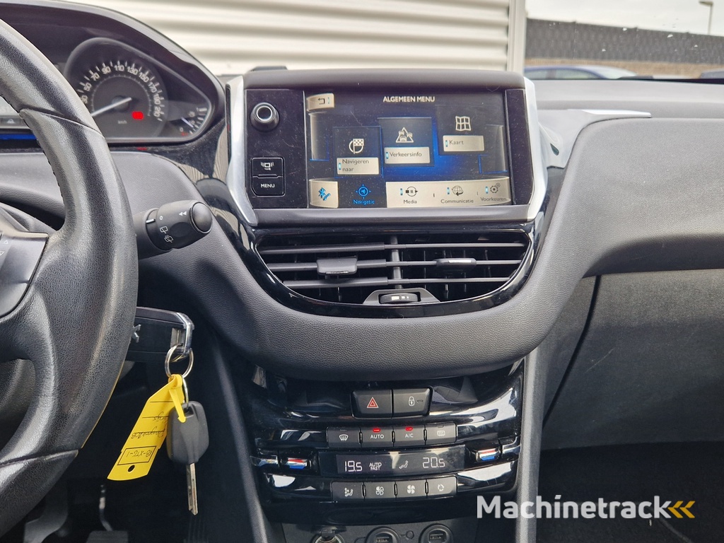 Peugeot 208 1.4 VTi Griffe | Nieuw Binnen! | Navi | Clima | Leer