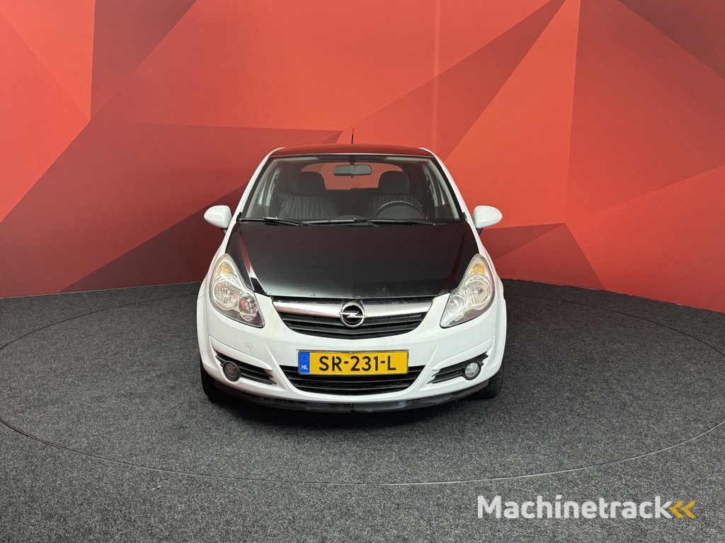Opel Corsa 1.4-16V Sport | Zo Mee | Lees Tekst | Read Text