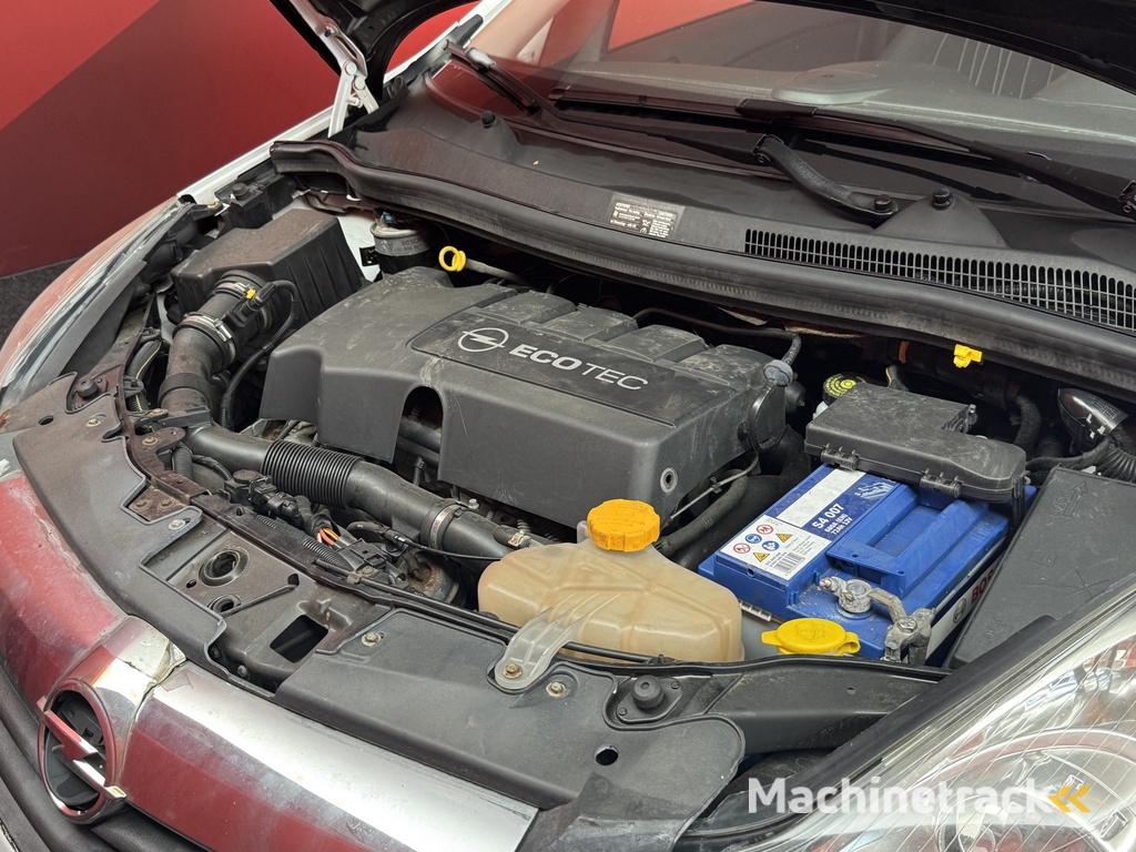 Opel Corsa 1.4-16V Sport | Zo Mee | Lees Tekst | Read Text