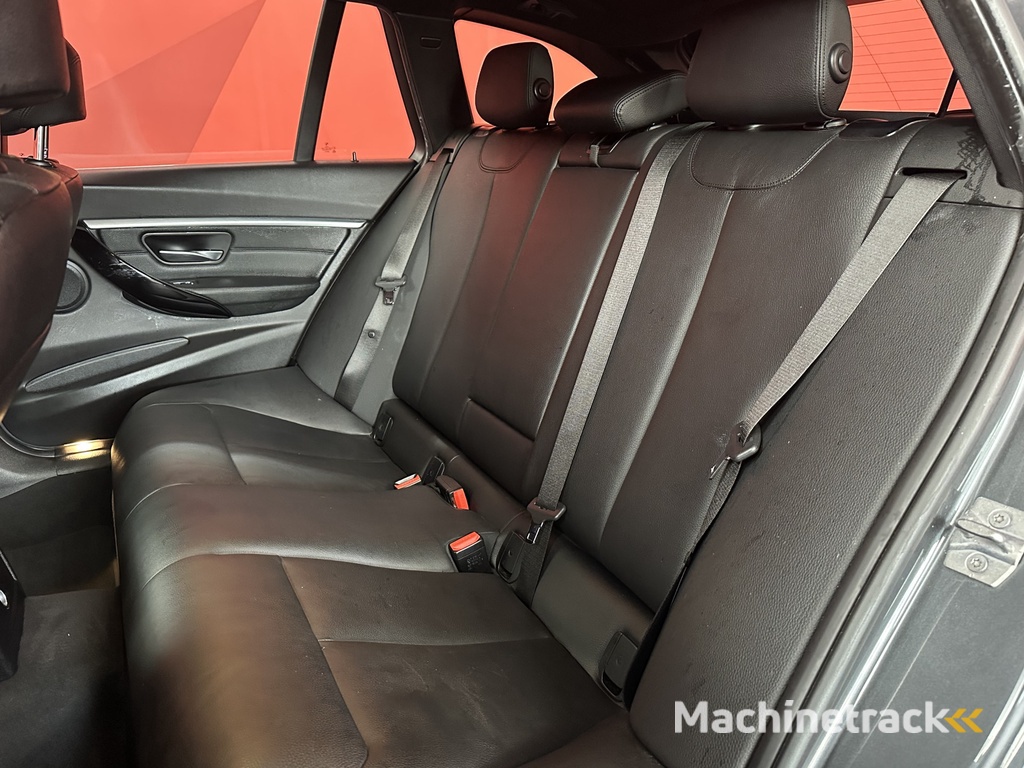 BMW 3-serie Touring 320d EDE Luxury Edition | Automaat | Stoelverwarming | Digi Dash