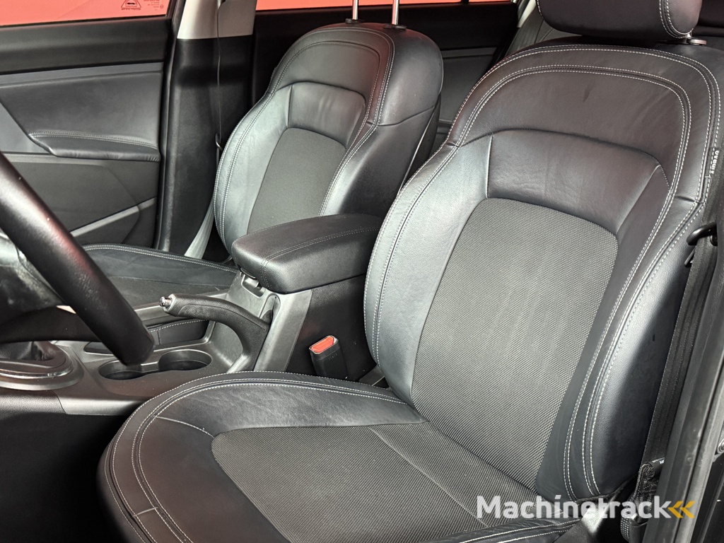 Kia Sportage 1.6 GDI 20th Anniversary | Navigatie | Climate Control | Trekhaak | APK 27-06-2026 |