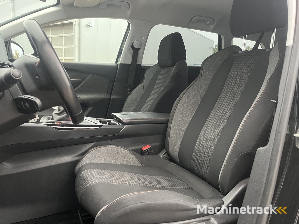 Peugeot 5008 1.2 PureTech Active | Nieuw Binnen! | Cruise | Trekhaak | Navi | 7 Persoons |