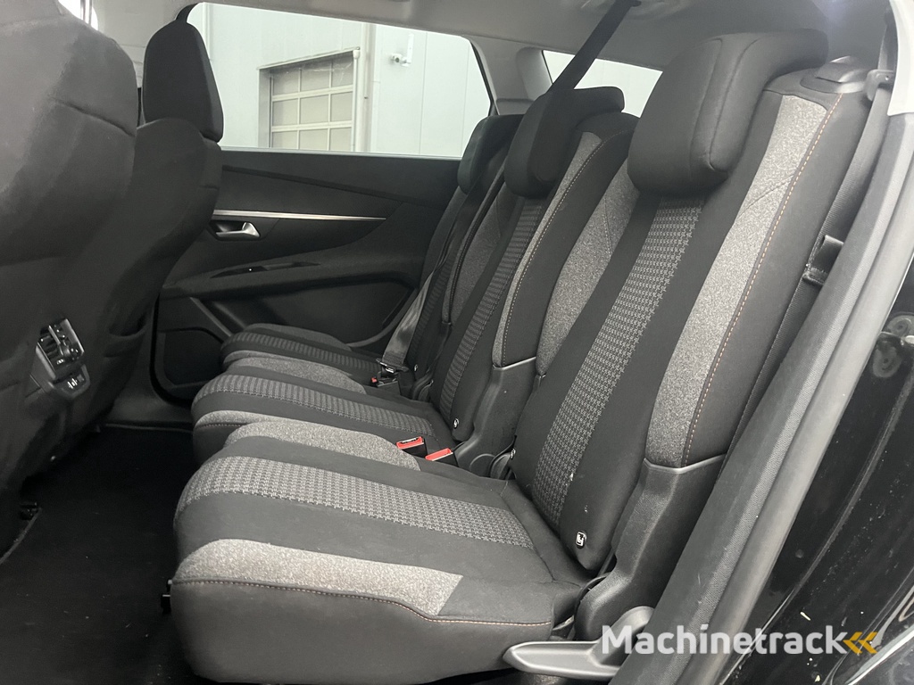 Peugeot 5008 1.2 PureTech Active | Nieuw Binnen! | Cruise | Trekhaak | Navi | 7 Persoons |