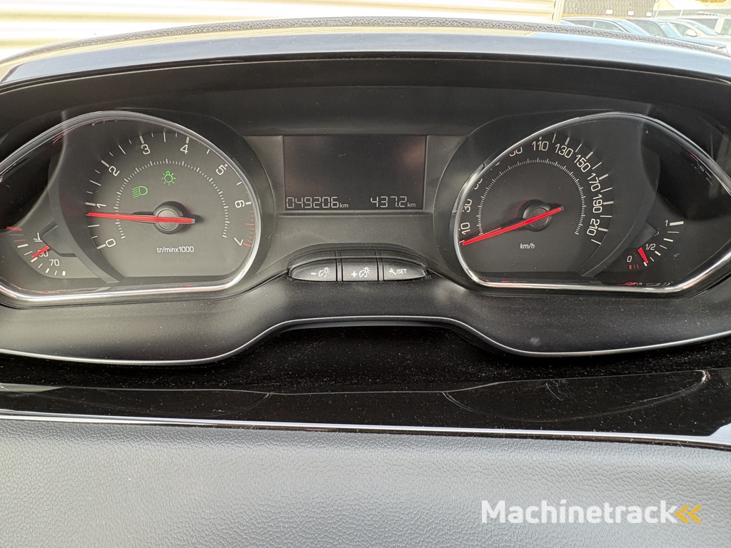 Peugeot 208 1.2 VTi Allure | Nieuw Binnen! | Clima | Cruise