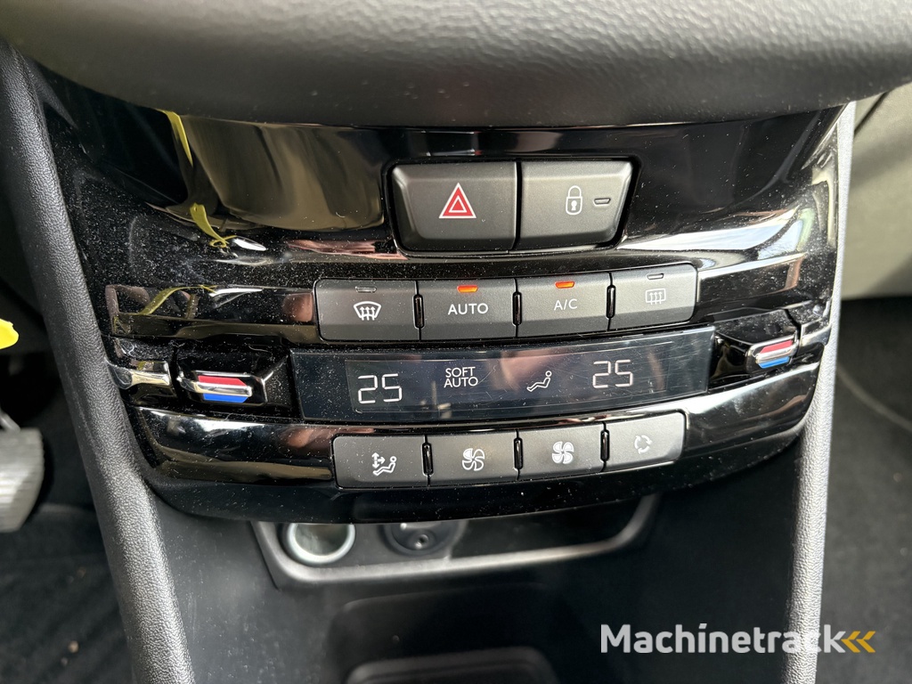 Peugeot 208 1.2 VTi Allure | Nieuw Binnen! | Clima | Cruise