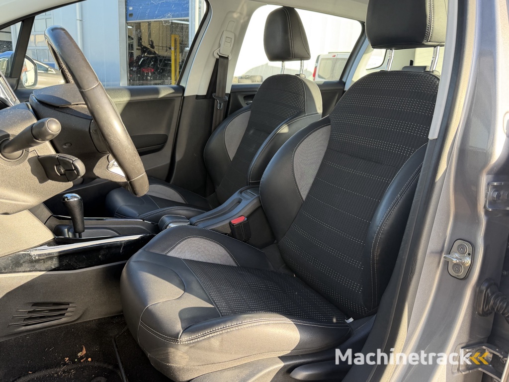 Peugeot 2008 1.6 VTi Allure | Nieuw Binnen! | Automaat | Navi | Cruise