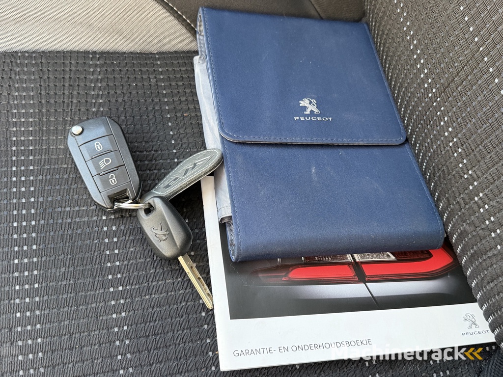 Peugeot 2008 1.6 VTi Allure | Nieuw Binnen! | Automaat | Navi | Cruise