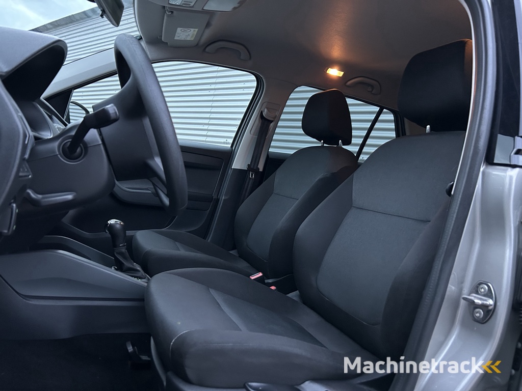 ŠKODA Fabia 1.2 TSI Active | Nieuw Binnen! | Automaat | Airco | Trekhaak | APK 06-11-2026 |