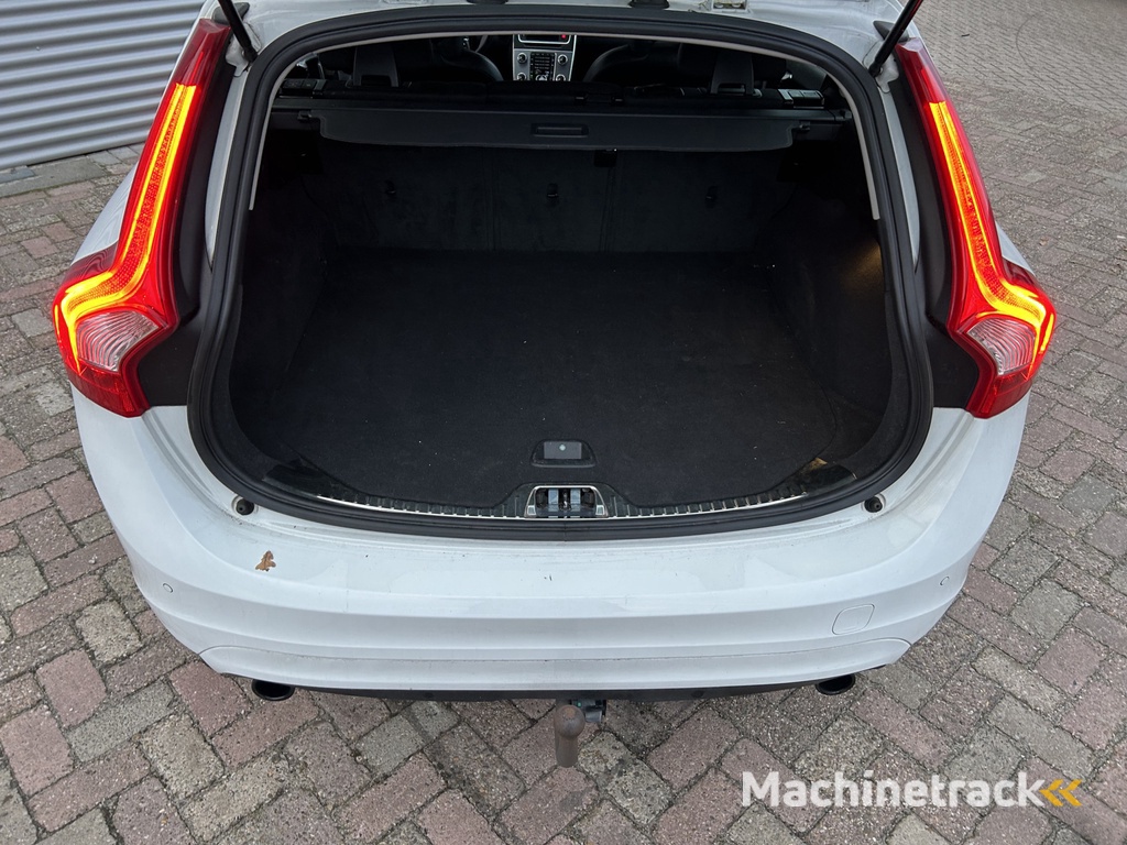 Volvo V60 1.5 T3 Polar+ | Nieuw Binnen! | Automaat | Stoelverwarming | Navi