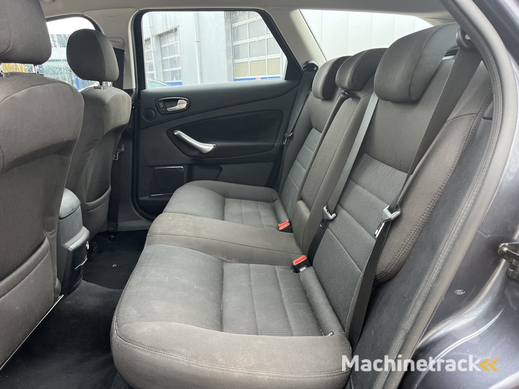 Ford Mondeo Wagon 2.3-16V Titanium | Nieuw Binnen! | Automaat | Trekhaak | Clima