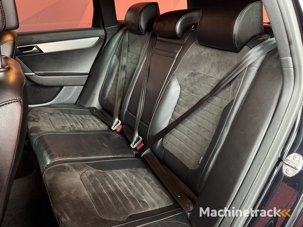 Volkswagen Passat Variant 1.4 TSI Highline BlueMotion | APK 07-11-2026 | Automaat | Navigatie | Climate Control |