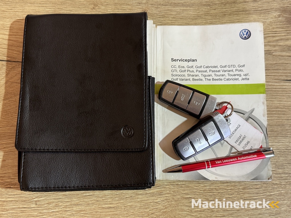 Volkswagen Passat Variant 1.4 TSI Highline BlueMotion | APK 07-11-2026 | Automaat | Navigatie | Climate Control |