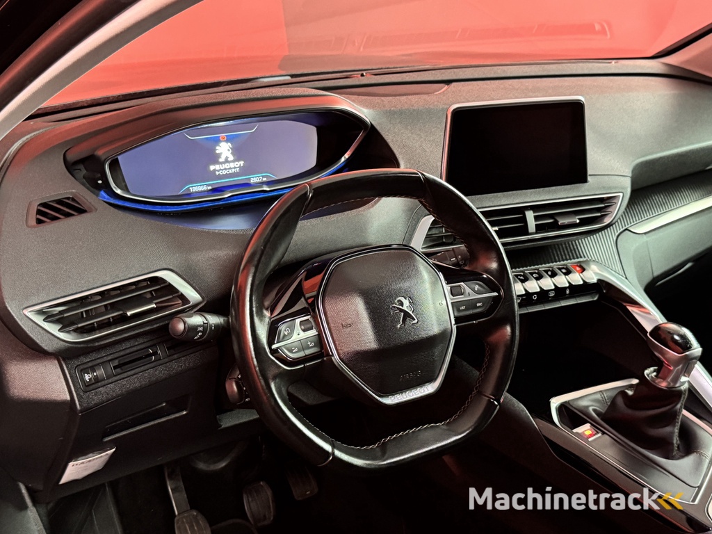 Peugeot 5008 1.2 PureTech Active | Cruise | Trekhaak | Navi | 7 Persoons |