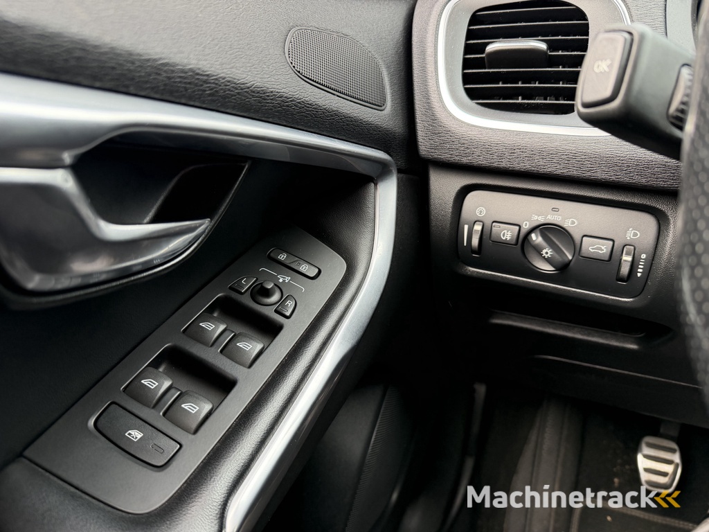 Volvo V40 2.0 D4 Ocean Race Business | Nieuw Binnen! | Camera | Leder | Stoelverwarming