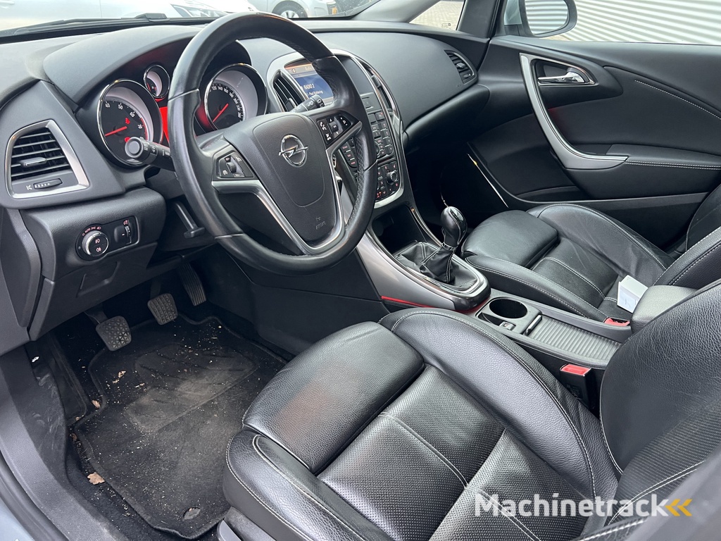 Opel Astra 1.6 Turbo Cosmo | Nieuw Binnen! | Trekhaak | Leder | Cruise