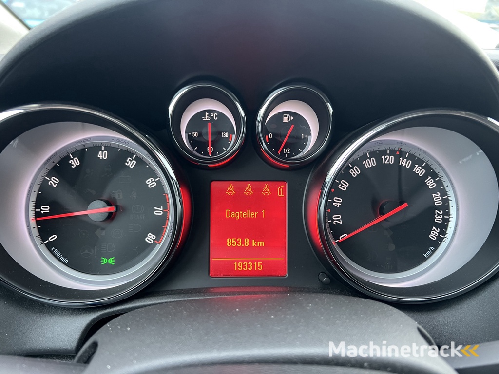 Opel Astra 1.6 Turbo Cosmo | Nieuw Binnen! | Trekhaak | Leder | Cruise