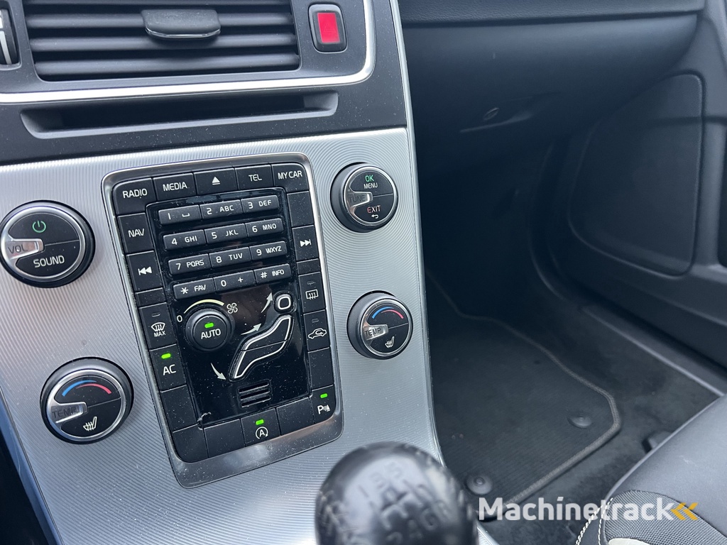 Volvo S60 2.0 D4 R-Design | Nieuw Binnen! | Trekhaak | Navi | Stoelverwarming