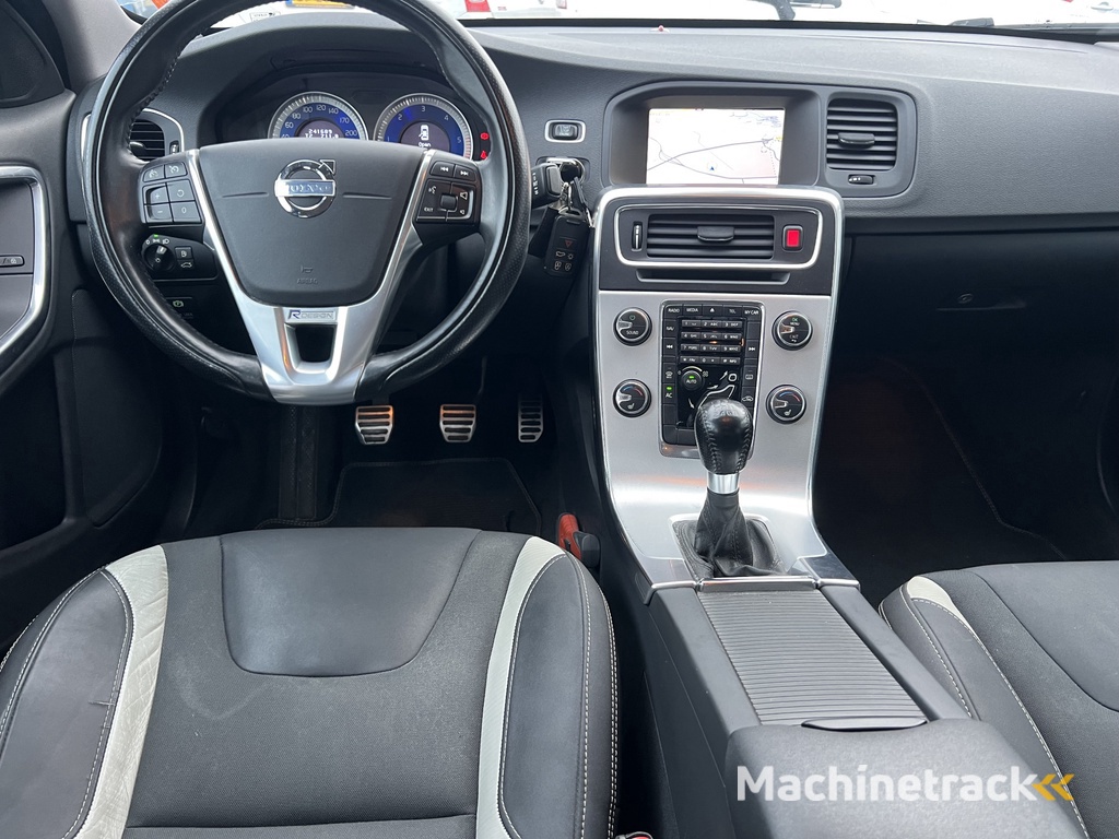 Volvo S60 2.0 D4 R-Design | Nieuw Binnen! | Trekhaak | Navi | Stoelverwarming