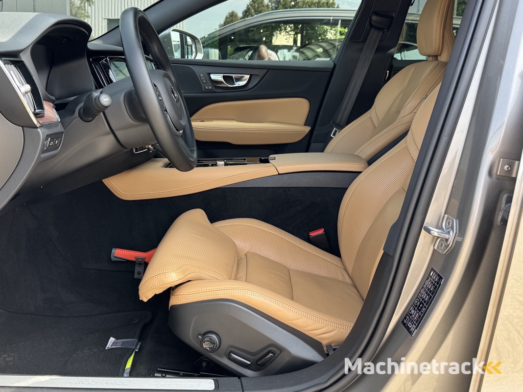 Volvo V60 2.0 T6 Recharge AWD Inscription | Trekhaak | Massage | Pilot Assist |