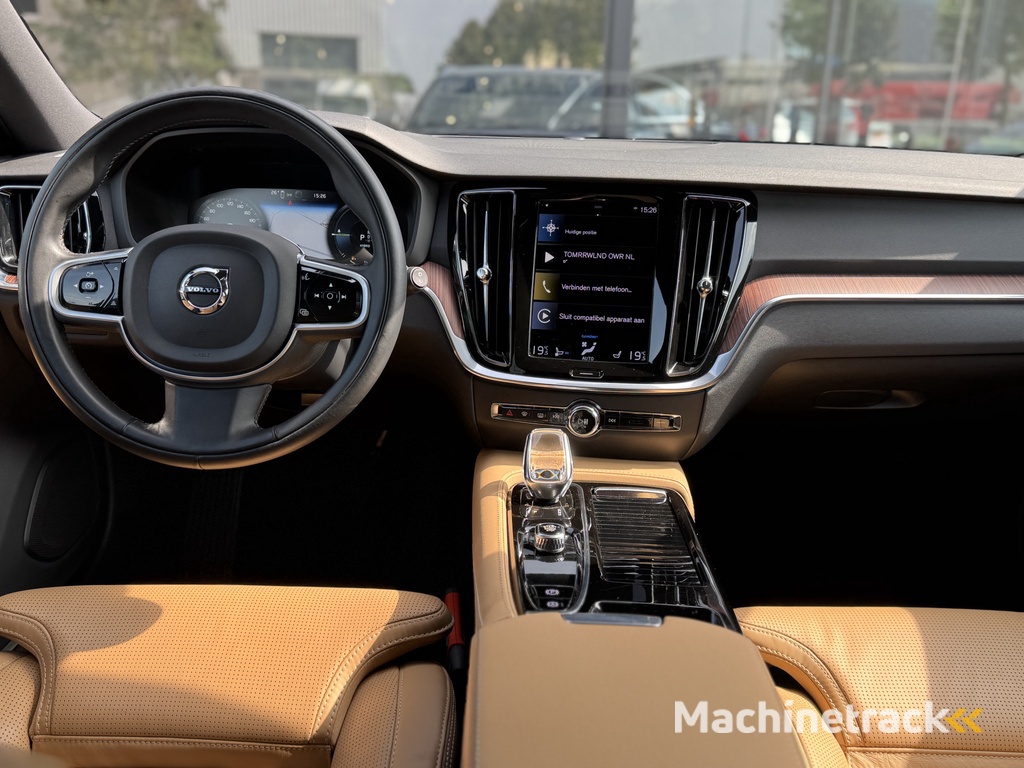 Volvo V60 2.0 T6 Recharge AWD Inscription | Trekhaak | Massage | Pilot Assist |