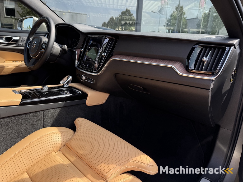 Volvo V60 2.0 T6 Recharge AWD Inscription | Trekhaak | Massage | Pilot Assist |