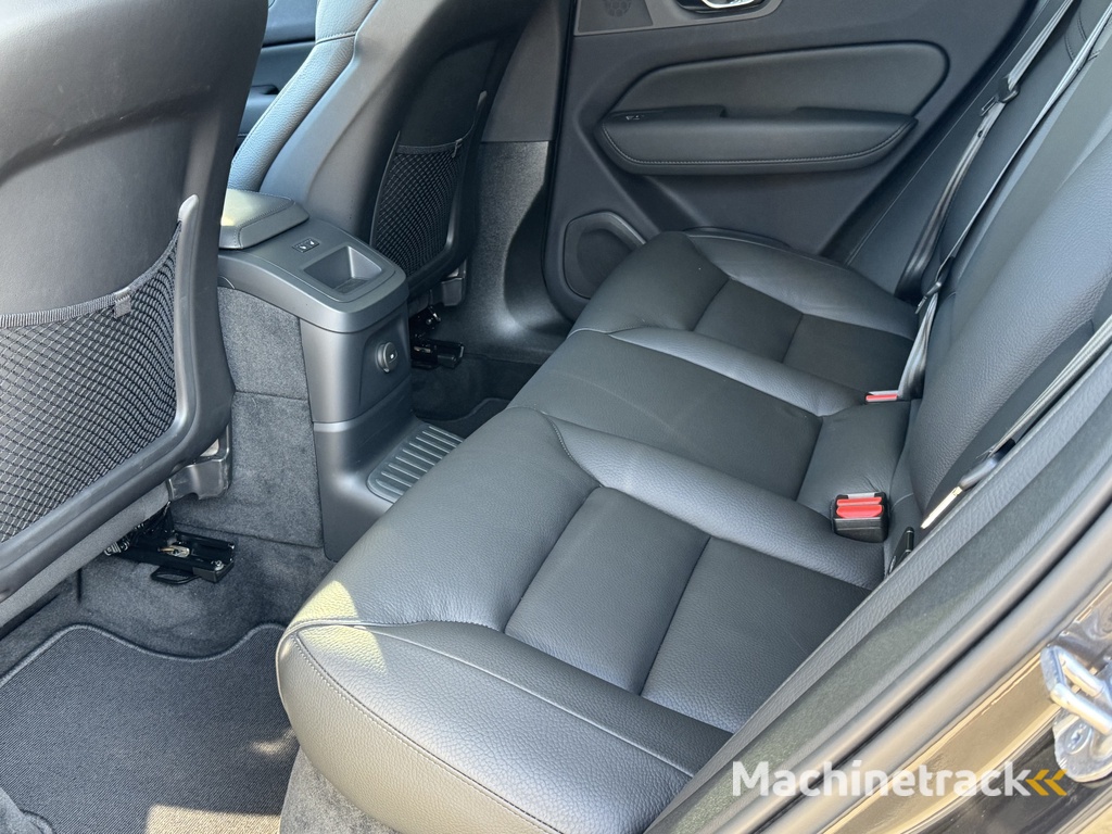 Volvo XC60 2.0 T6 Plug-in hybrid AWD Plus Dark | Pano | 360 Cam | Leder | Harman/Kardon |