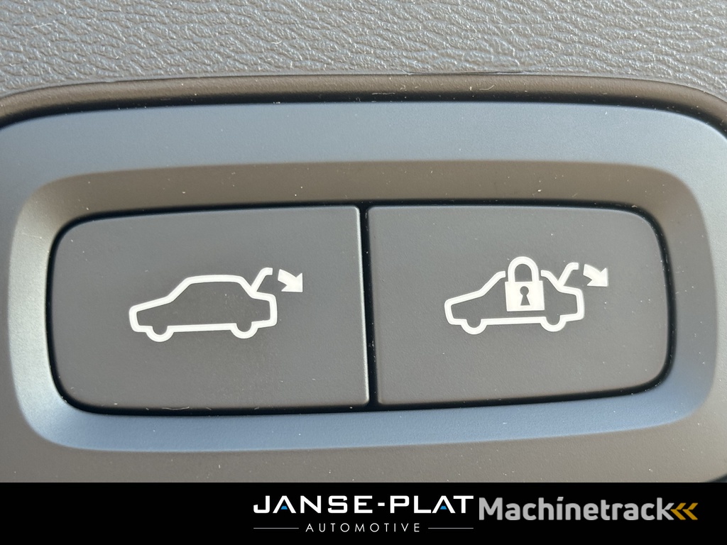 Volvo XC60 2.0 T6 Plug-in hybrid AWD Plus Dark | Pano | 360 Cam | Leder | Harman/Kardon |