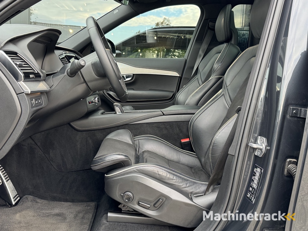 Volvo XC90 2.0 T8 Recharge AWD R-Design | Pano | Trekhaak | Pilot Assist | Head-up |