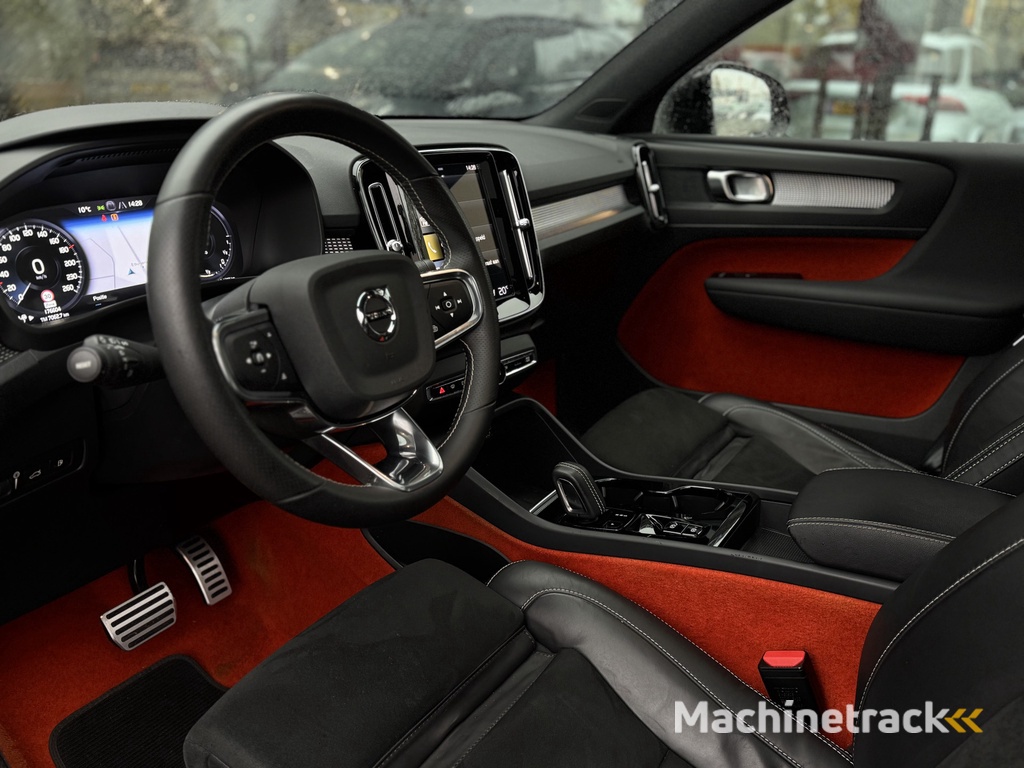 Volvo XC40 1.5 T5 Recharge R-Design Pano | Trekhaak | Pilot Ass. |