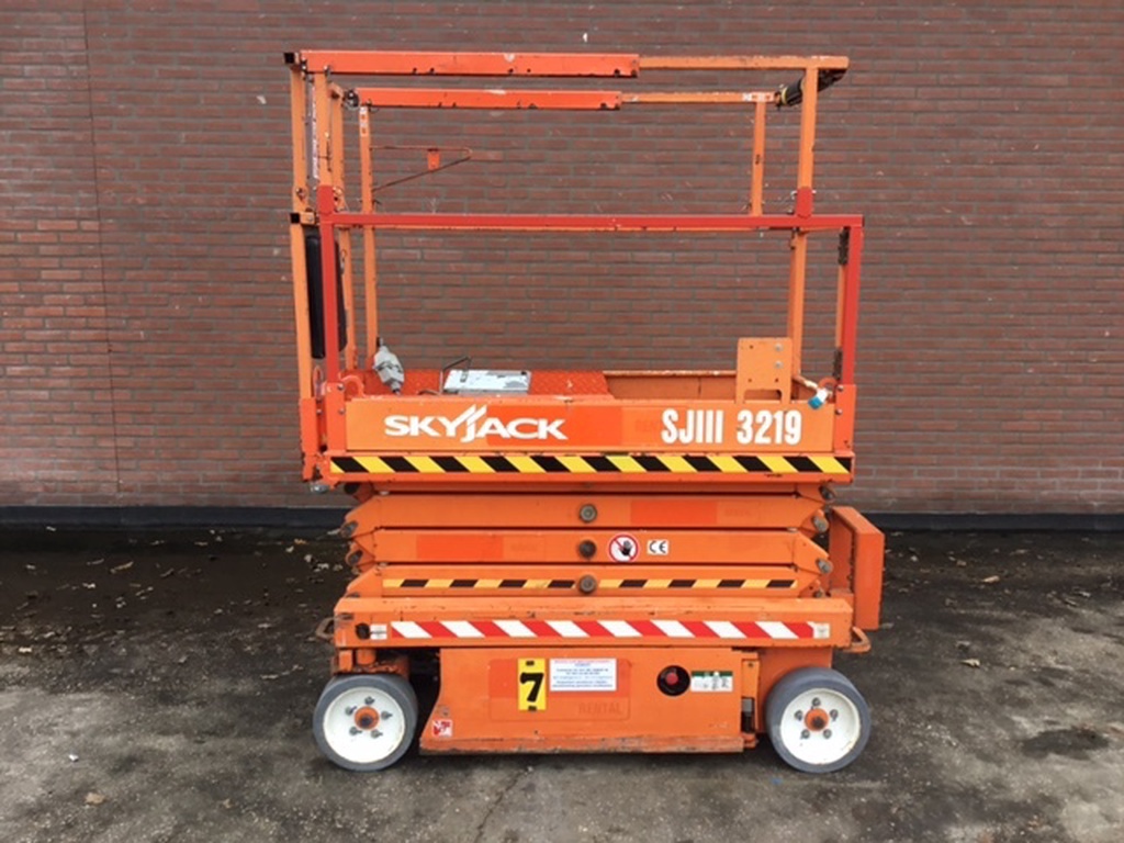 Schaarhoogwerker SKyjack SJ3219