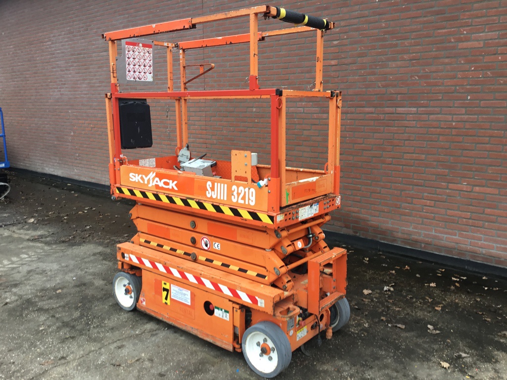 Schaarhoogwerker SKyjack SJ3219