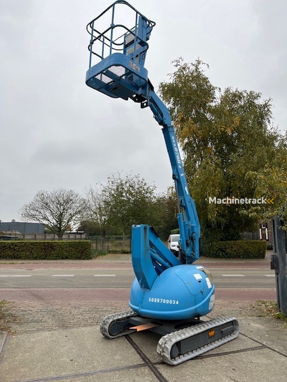 Gebruikte knikhoogwerker op rups Maeda NUL070