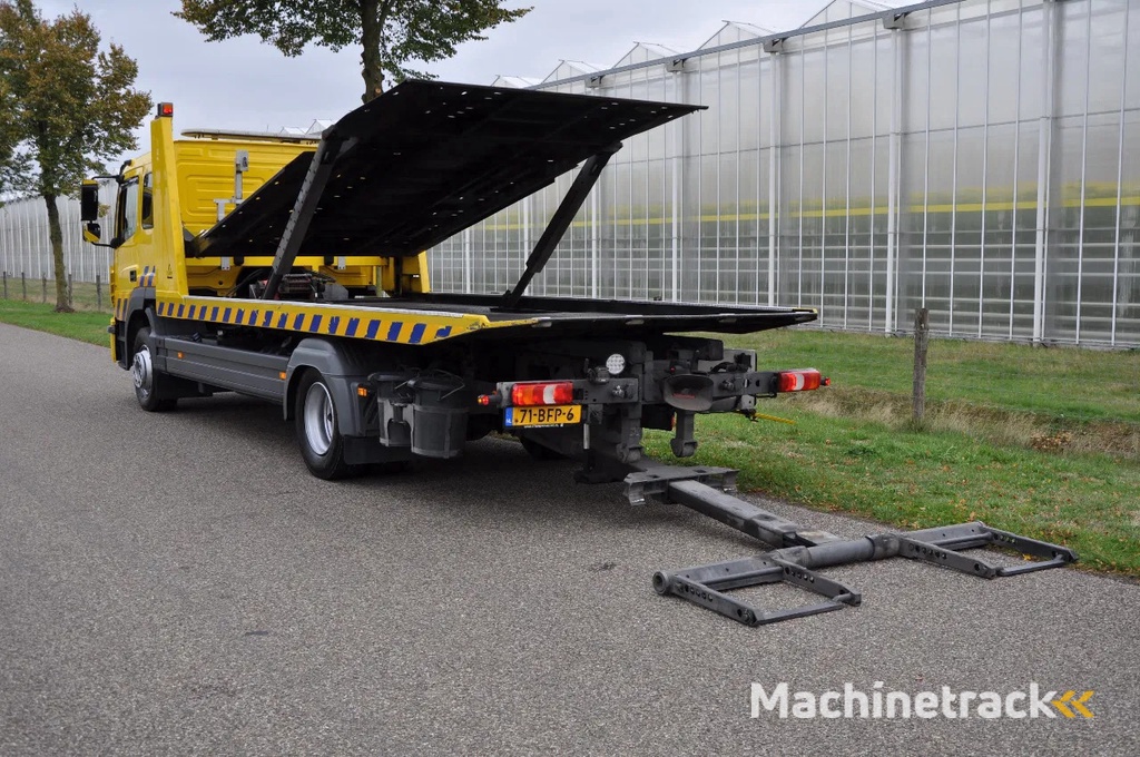 Mercedes-Benz Atego 1524 Falkom Towing Truck