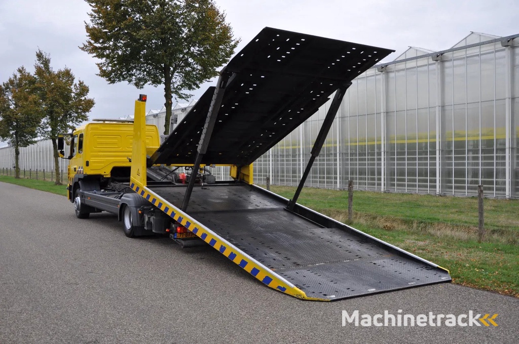 Mercedes-Benz Atego 1524 Falkom Towing Truck