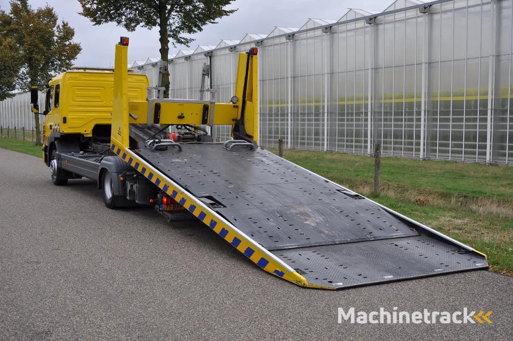 Mercedes-Benz Atego 1524 Falkom Towing Truck