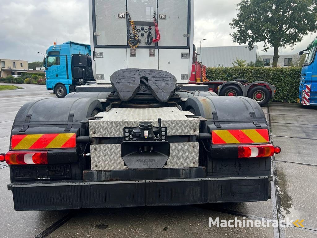 Mercedes-Benz Actros 4163 8x4/4 SLT